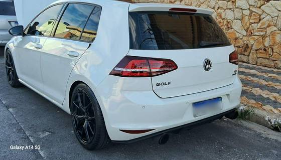 VOLKSWAGEN GOLF 1.4 TSI HIGHLINE 16V GASOLINA 4P AUTOMÁTICO VOLKSWAGEN GOLF 1.4 TSI HIGHLINE 16V GASOLINA 4P AUTOMÁTICO
